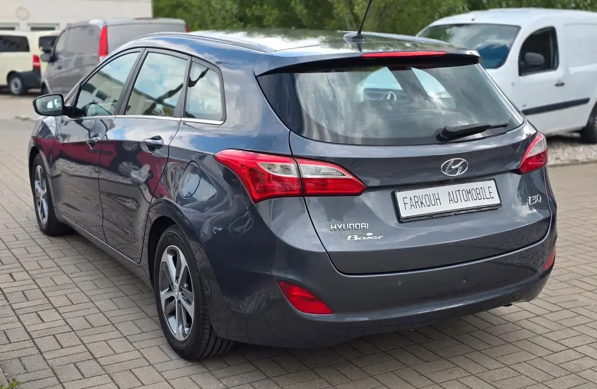 Gebraucht Hyundai i30 Trend 110 PS (80 kW) 2017 Grau Kombi
