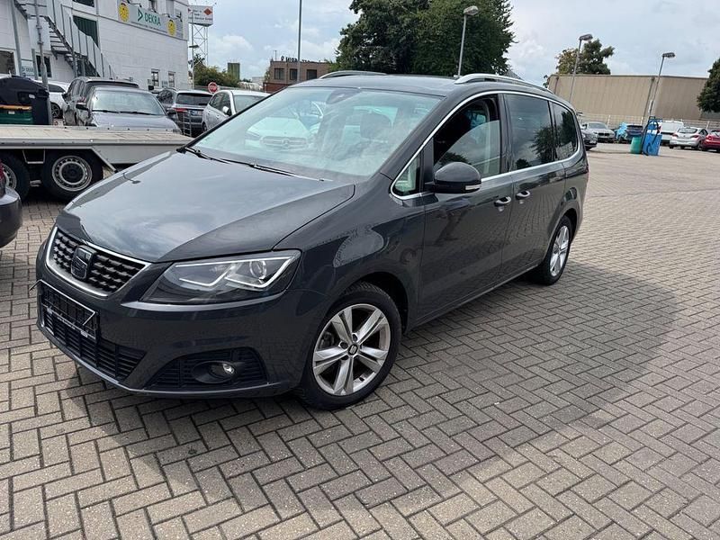 Grau Gebraucht 2020 Seat Alhambra XCELLENCE Van / Kleinbus | 24.999 € (Guter Preis) - Bild 1/4
