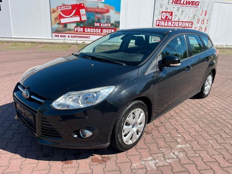 Schwarz Gebraucht 2012 Ford Focus Trend Limousine | 4.800 € (Fairer Preis) - Bild 1/4