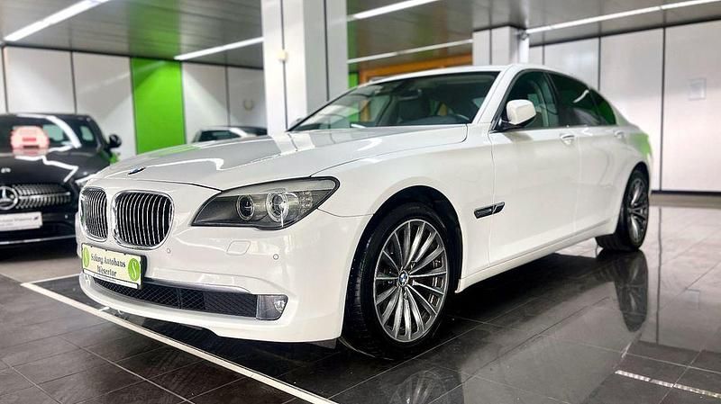 Gebraucht BMW 730 245 PS (180 kW) 2011 Weiß Limousine