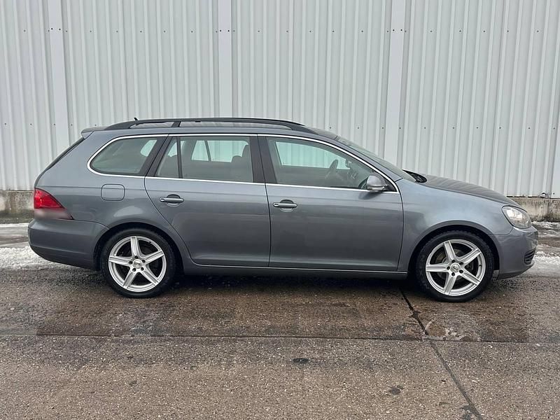 Gebraucht VW Golf VI 105 PS (77 kW) 2010 Grau Kleinwagen