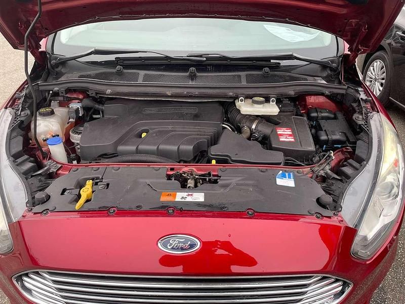 Gebraucht Ford S-MAX Titanium 150 PS (110 kW) 2015 Rubyrot (metallic) Van / Kleinbus