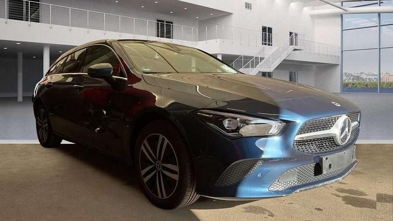 Gebraucht Mercedes CLA250 218 PS (160 kW) 2022 Denimblau Limousine