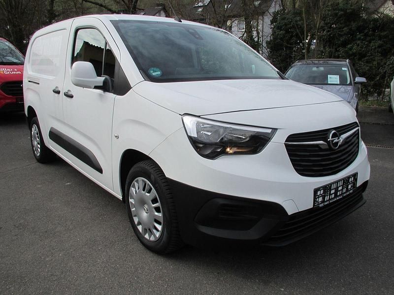 Gebraucht Opel Combo Edition 131 PS (96 kW) 2019 Weiß Van / Kleinbus