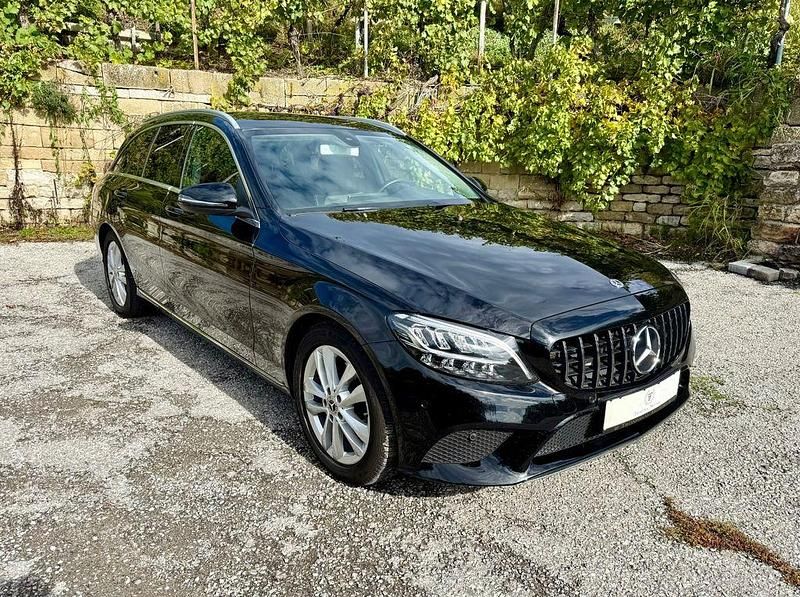 Schwarz Gebraucht 2019 Mercedes C220 Avantgarde Kombi | 21.900 € (Guter Preis) - Bild 1/4