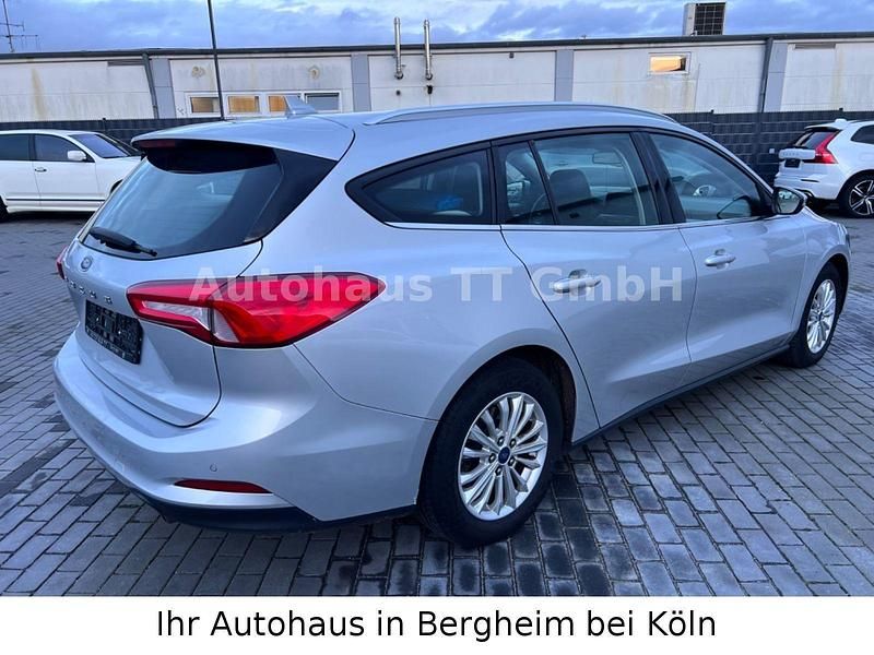 Używany Ford Focus Titanium 120 KM (88 kW) 2020 Srebrny Kombi