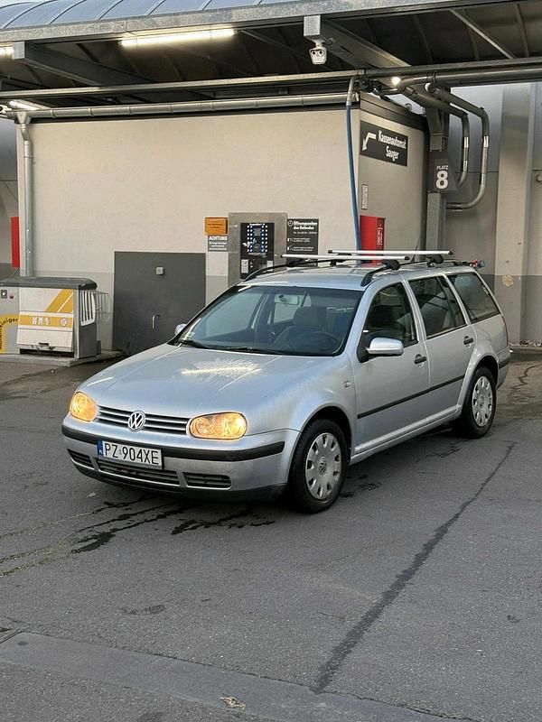 Silber Gebraucht 2001 VW Golf IV Kombi | 1.300 € (Fairer Preis) - Bild 1/4