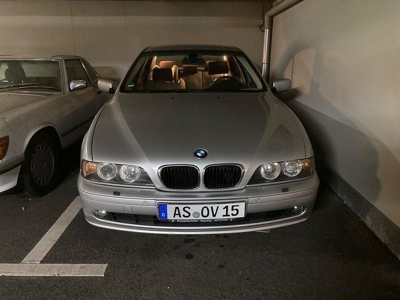 Silber Gebraucht 2003 BMW 520 Limousine | 2.000 € (Superpreis) - Bild 1/4