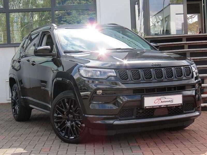 Second-hand Jeep Compass 131 CP (96 kW) 2024 Negru SUV