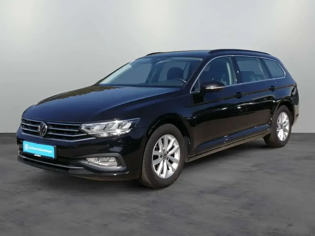 Gebraucht VW Passat Business 150 PS (110 kW) 2023 Deep black perleffekt Kombi