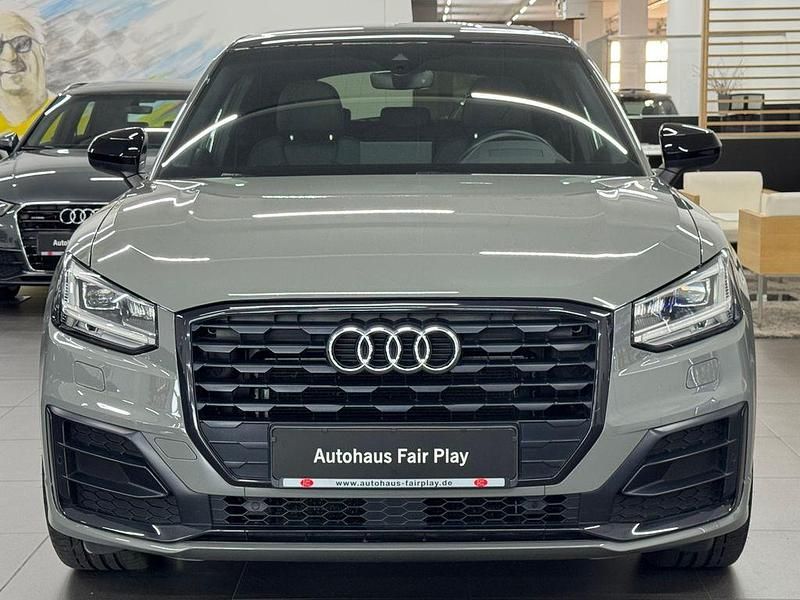 Gebraucht Audi Q2 S-Line 150 PS (110 kW) 2019 Grau SUV
