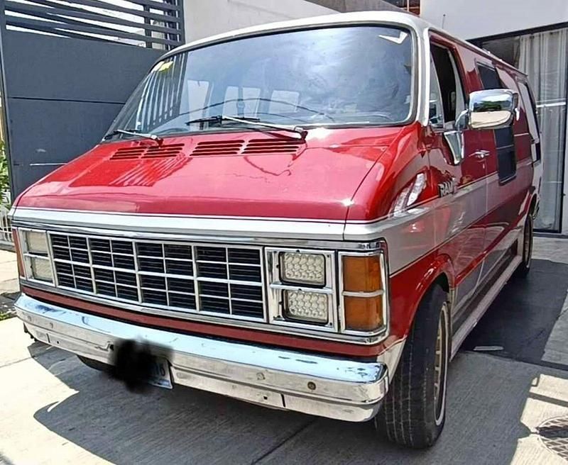 Rot Gebraucht 1983 Dodge Ram Abholung | 11.990 € - Bild 1/4