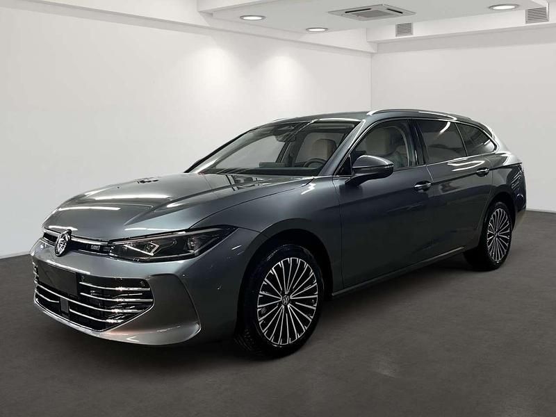 Diabasgrau metallic Neu 2026 VW Passat Elegance Kombi | 57.900 € - Bild 1/4