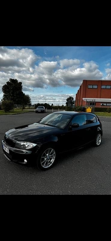 Schwarz Gebraucht 2011 BMW 118 M Sport Kleinwagen | 3.699 € (Fairer Preis) - Bild 1/4
