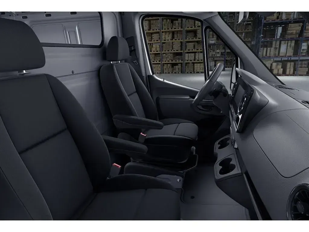 Gebraucht Mercedes Sprinter 170 PS (125 kW) 2024 Weiß Van