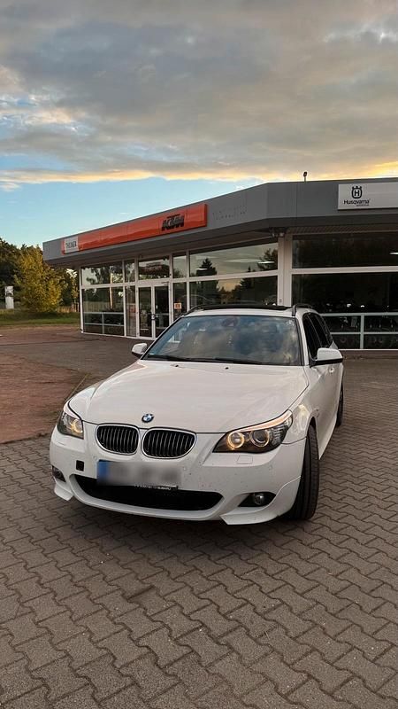 Weiß Gebraucht 2009 BMW 530 Kombi | 9.500 € (Teuer) - Bild 1/4