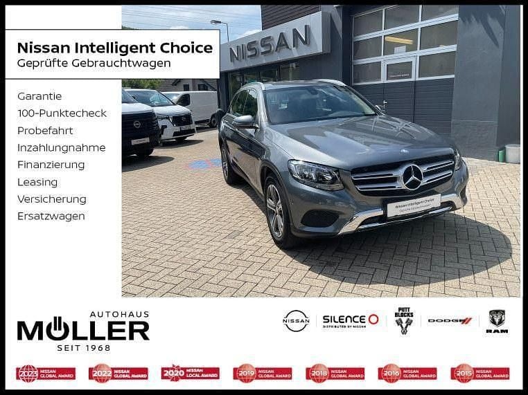 Selenitgrau metalliclack Gebraucht 2016 Mercedes GLC220 SUV | 27.490 € (Fairer Preis) - Bild 1/4
