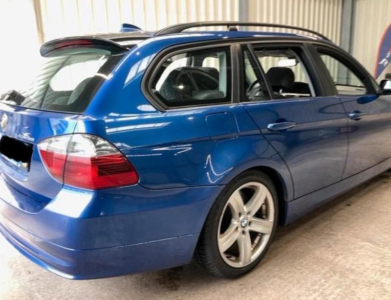 Gebraucht BMW 325 Advantage 218 PS (160 kW) 2007 Blau Kombi