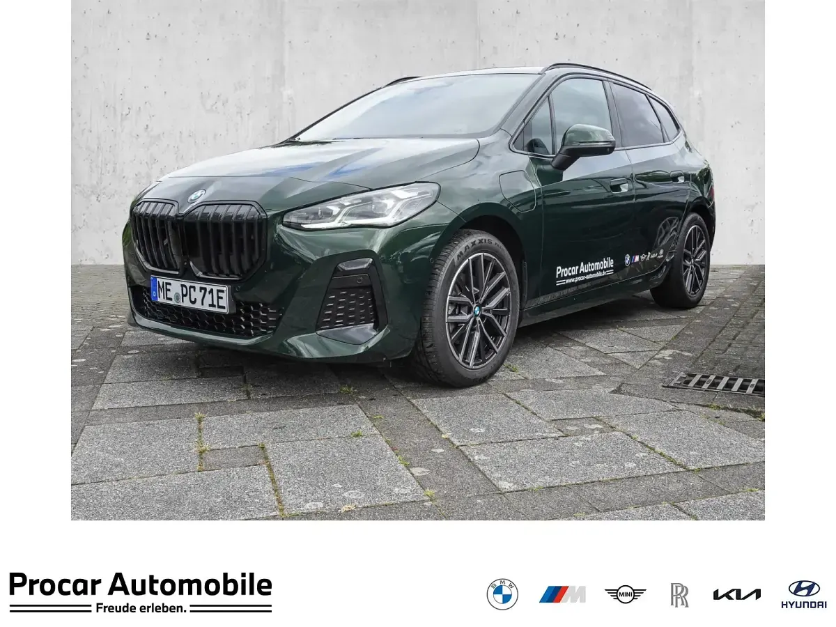 Gebraucht BMW 225 Active Tourer M Sport 245 PS (180 kW) 2025 Van / Kleinbus