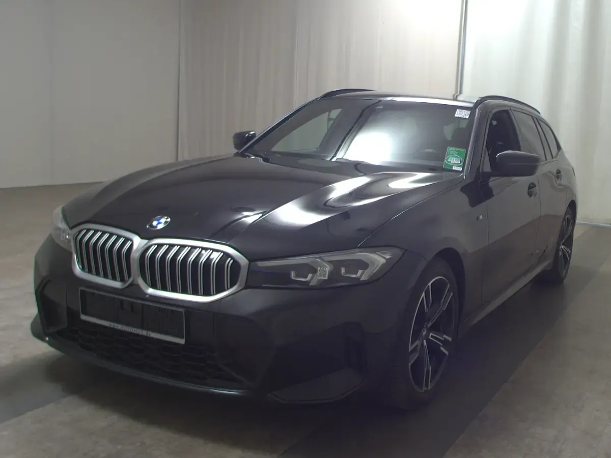 Gebraucht BMW 320 M Sport 190 PS (139 kW) 2023 Schwarz Kombi