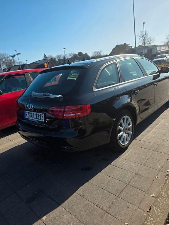 Gebraucht Audi A4 Ambiente 150 PS (110 kW) 2014 Schwarz Limousine