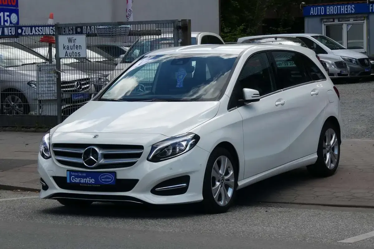 Gebraucht Mercedes B220 Urban 184 PS (135 kW) 2019 Weiß Van / Kleinbus