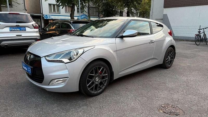 Grau Gebraucht 2012 Hyundai Veloster Style Kleinwagen | 8.999 € (Etwas zu teuer) - Bild 1/4