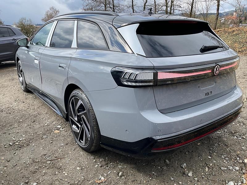 Neu VW ID.7 Pro 210 kW (286 PS) 2026 Mondsteingrau/ dach schwarz Kombi