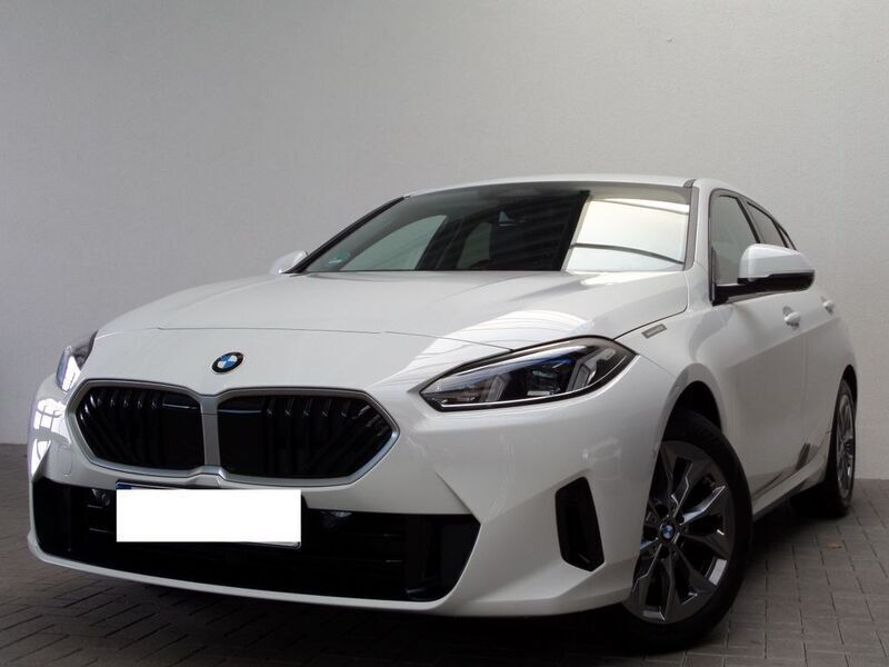 Weiß Gebraucht 2024 BMW 120 Sport Line Kleinwagen | 34.900 € (Guter Preis) - Bild 1/4