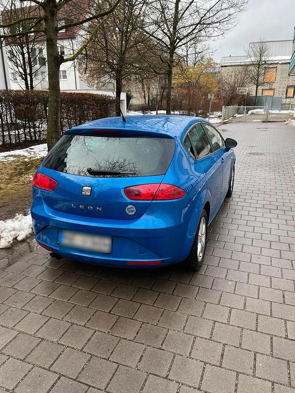 Second-hand Seat Leon 125 CP (91 kW) 2010 Albastru Hatchback