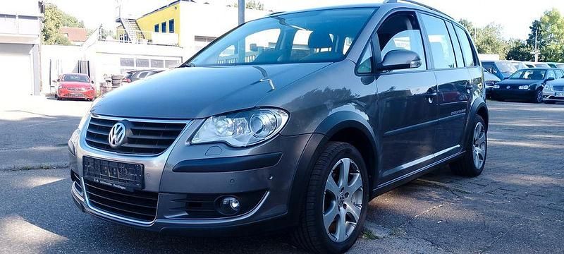 Braun Gebraucht 2008 VW Touran Van / Kleinbus | 5.490 € (Fairer Preis) - Bild 1/4