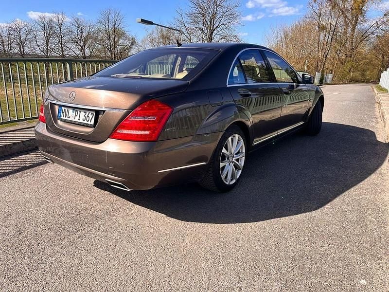 Gebraucht Mercedes S350 258 PS (189 kW) 2010 Braun Limousine