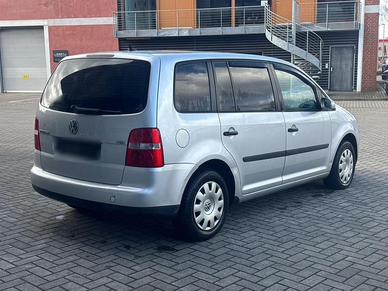 Gebraucht VW Touran 105 PS (77 kW) 2004 Silber Van / Kleinbus