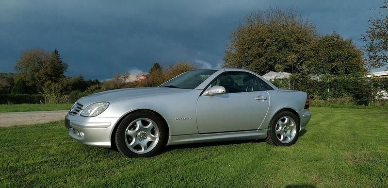 Silber Gebraucht 2001 Mercedes SLK230 Cabrio | 6.400 € - Bild 1/4