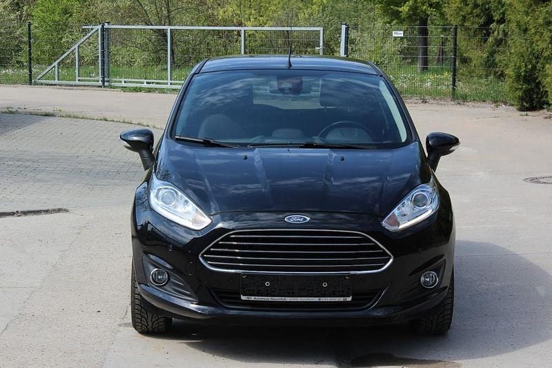 Gebraucht Ford Fiesta Titanium 101 PS (74 kW) 2017 Schwarz Limousine