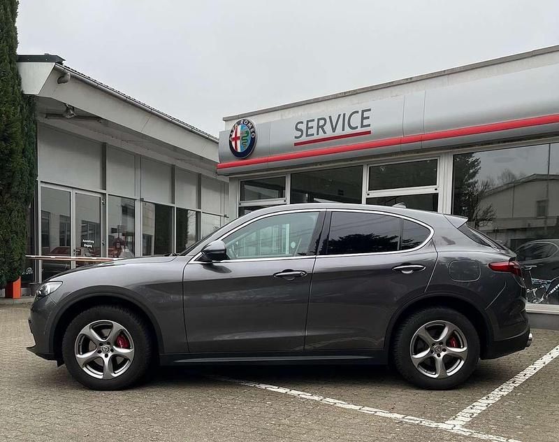 Gebraucht Alfa Romeo Stelvio 200 PS (147 kW) 2018 Grigio vesuvio SUV