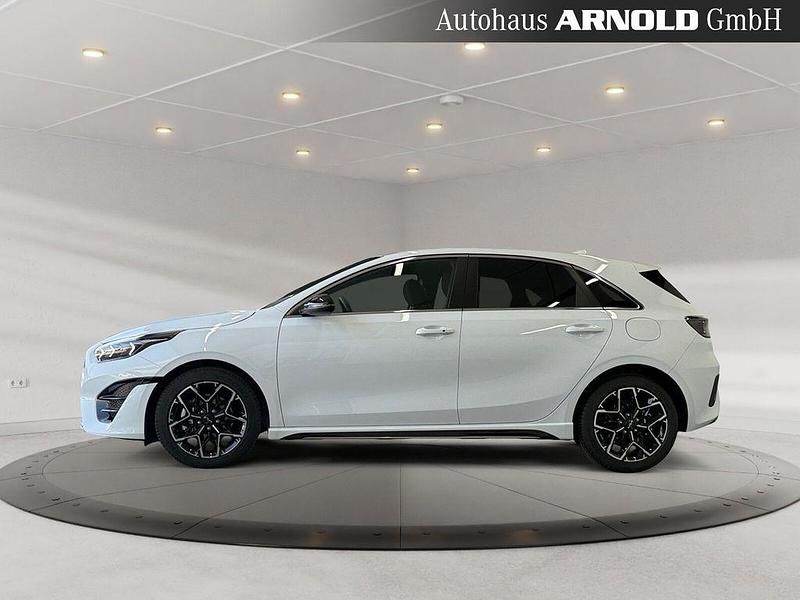 Neu Kia Ceed GT-Line 140 PS (102 kW) 2026 Weiß Kleinwagen