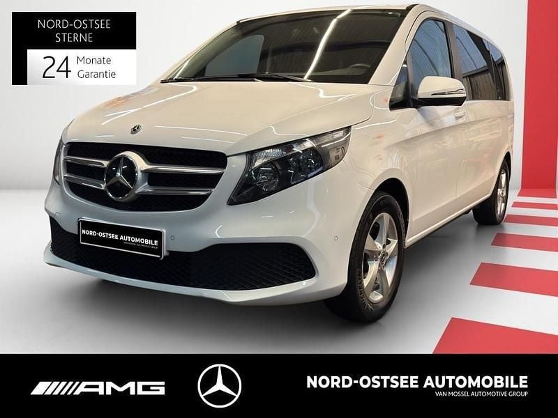 Gebraucht Mercedes V220 163 PS (119 kW) 2022 Weiß Van / Kleinbus