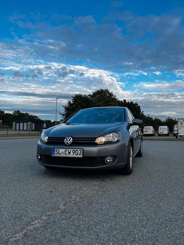 Grau Gebraucht 2009 VW Golf VI Kleinwagen | 7.300 € (Etwas zu teuer) - Bild 1/4