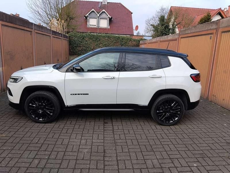 Weiß Gebraucht 2023 Jeep Compass SUV | 25.550 € (Superpreis) - Bild 1/4
