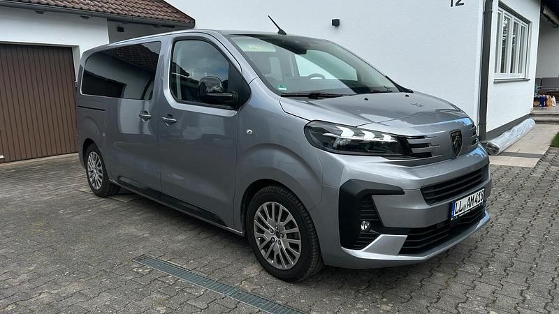 Gebraucht Peugeot Expert 179 PS (131 kW) 2025 Grau Van