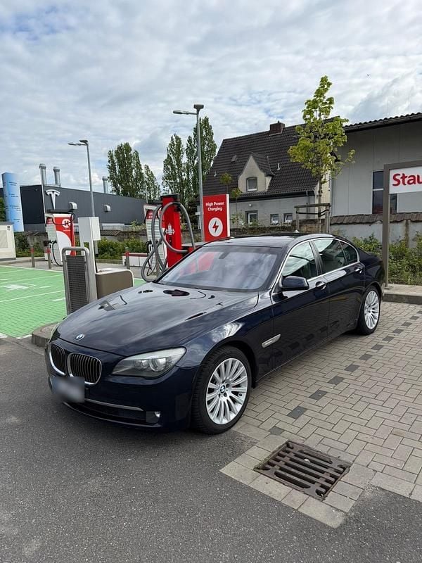 Usata BMW 750 408 CV (300 kW) 2009 Blu Berlina