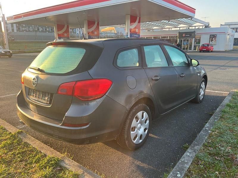 Gebraucht Opel Astra 120 PS (88 kW) 2012 Grau Kombi
