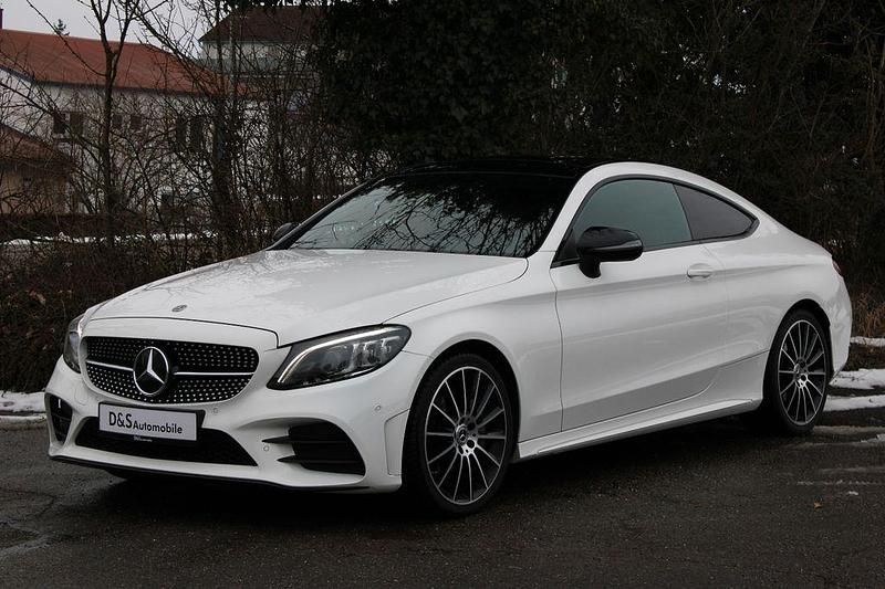 Gebraucht Mercedes C300 AMG line 258 PS (189 kW) 2019 Weiß Coupé