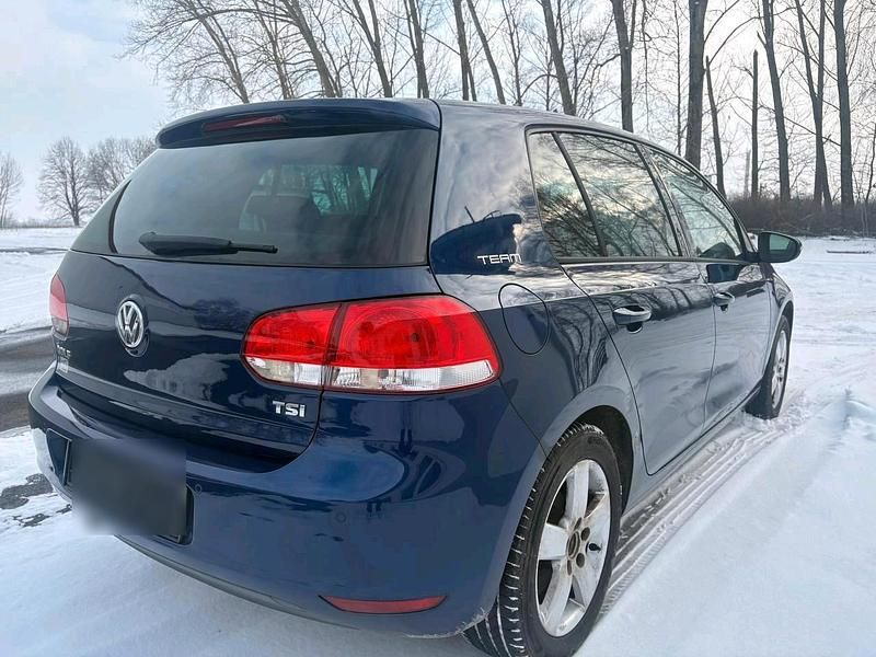 Gebraucht VW Golf VI 105 PS (77 kW) 2011 Schwarz Kleinwagen