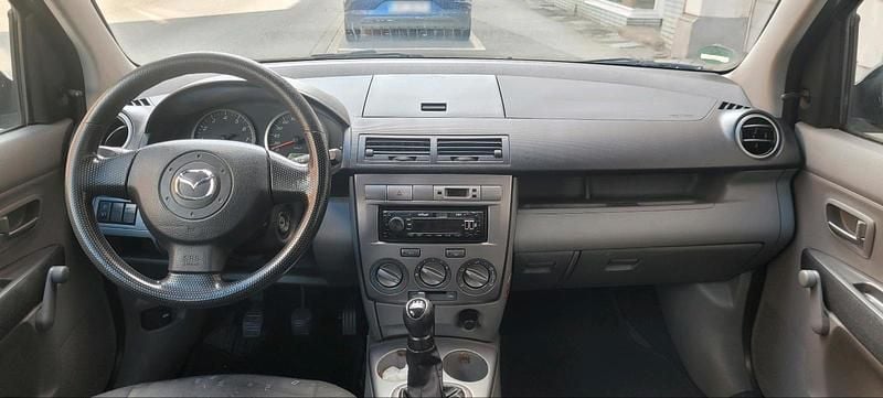 Gebraucht Mazda 2 75 PS (55 kW) 2005 Blau Kleinwagen