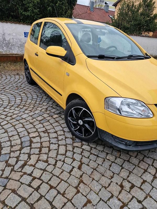 Używany VW Fox 54 KM (39 kW) 2007 Żółty Hatchback