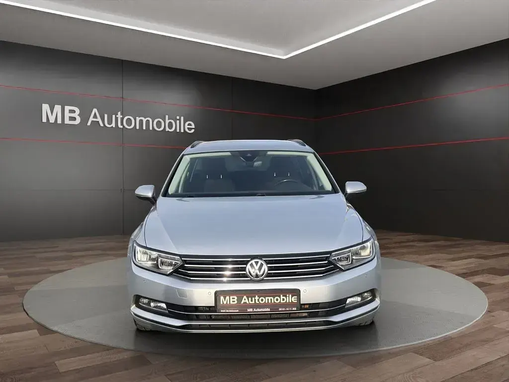 Gebraucht VW Passat 120 PS (88 kW) 2017 Reflexsilber Kombi