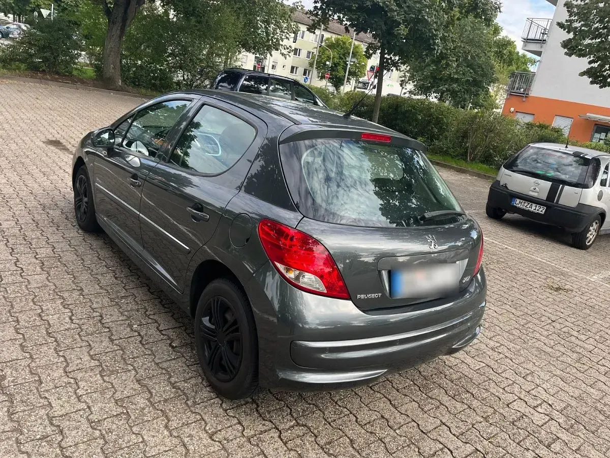 Gebraucht Peugeot 208 Allure 92 PS (67 kW) 2012 Grau Kleinwagen