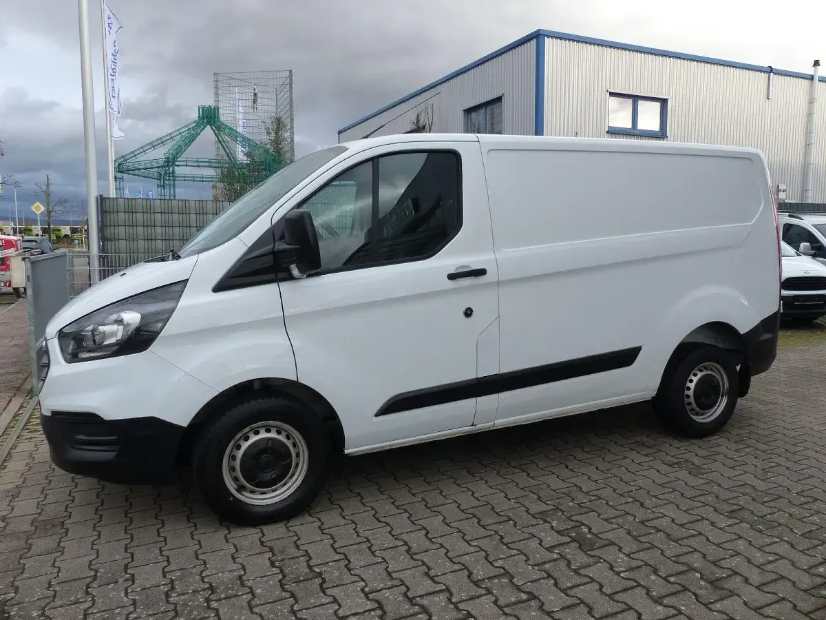 Gebraucht Ford Transit Custom 105 PS (77 kW) 2020 Weiß Van